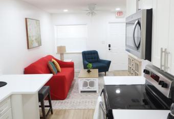 Singer Island Stunner ** Sunset Shores ** Oasis By The Beach has Balcony rooms