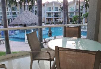 Hermoso Depa en Diamante Lakes has rooms with a private hot tub