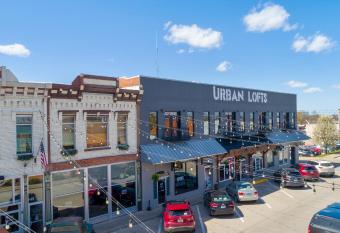 Downtown Urban Loft above Restaurants #1 allows 18 year olds to book a room