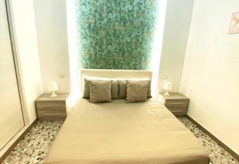 Suite Pompeii allows 18 year olds to book a room