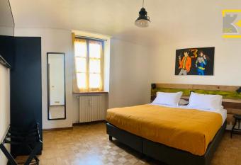 BB Bis allows 18 year olds to book a room