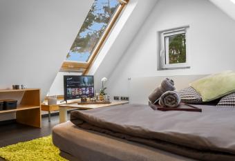 Studio f  r 2 - Netflix - Arbeiten - K  che has Balcony rooms