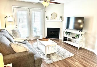 The Nashville Artemis has Balcony rooms