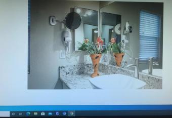 Westlund1 has rooms with a private hot tub