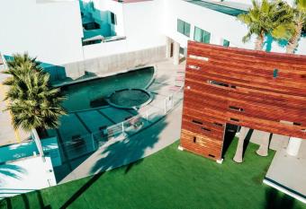 Cozy 3BedroomHouse In GatedCommunity with pool&gym has Balcony rooms