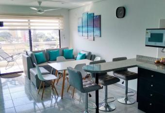 Departamento Familiar y bien cuidado. Wifi, piscina y jacuzzi has Balcony rooms