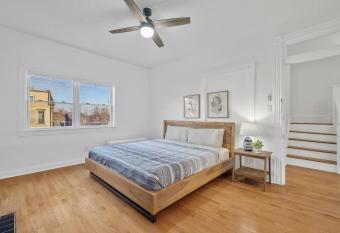 Bloomfield/Shadyside @I Modern & Bright Private Bedroom with Shared Bathroom allows 18 year olds to book a room