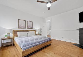 Bloomfield/Shadyside @H Spacious and Quiet Private Bedroom with Shared Bathroom allows 18 year olds to book a room