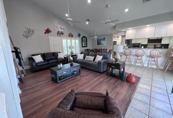 House_at_bonitabeach has Balcony rooms