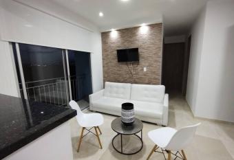 Apto amoblado al lado del Centro Comercial Jard  n Plaza has Balcony rooms