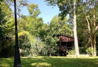 Casa Mesty has rooms with a private hot tub