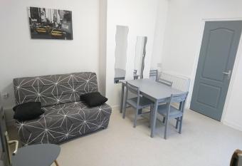 Studio N2 Boston Conciergerie Leroy allows 18 year olds to book a room