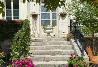 Villa Christine has rooms with a private hot tub