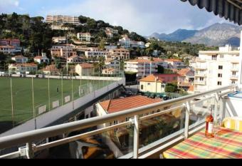 Studio Mer Montagne has Balcony rooms