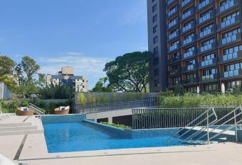 MyHome - Studio de Luxo pr  ximo ao Shopping Iguatemi allows 18 year olds to book a room