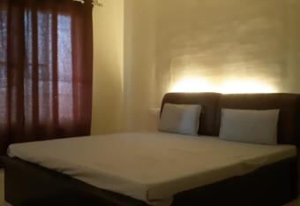 CORAL SERVICE APARTMENT has Balcony rooms