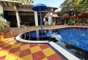 Manori Beach Corner has Balcony rooms