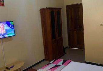 Chambre meubl   avec clim OuestFoire allows 18 year olds to book a room