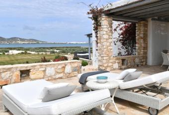 Sunray 2 Paros has Balcony rooms