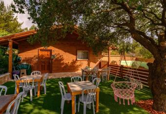                         -                                                                                    - Vacation complex with heated pool and private jacuzzi allows 18 year olds to book a room