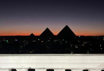 Dream Pyramids view , apartment allows 18 year olds to book a room
