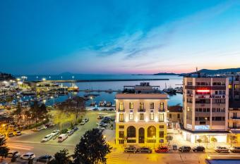 EPICURE SUITES has Balcony rooms