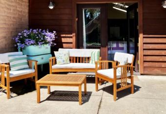 Dunmovin' Oregon allows 18 year olds to book a room