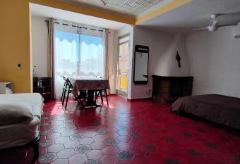 Pensi  n Benavente AP-7 3 min allows 18 year olds to book a room