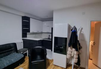 Apartman Momo has Balcony rooms