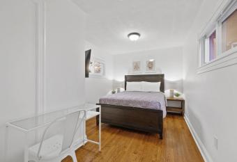 Bloomfield/Shadyside @F Quiet and Stylish Private Bedroom with Shared Bathroom allows 18 year olds to book a room