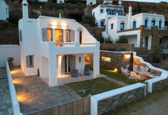 KVilla Comfort Living has Balcony rooms