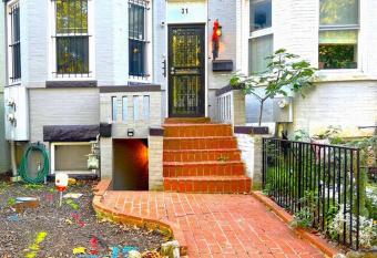 Five Star English Basement Apartment allows 18 year olds to book a room