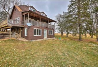 Country events/stays on 4 acres w/ horse barn allows 18 year olds to book a room