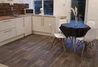 appartement agr  able allows 18 year olds to book a room