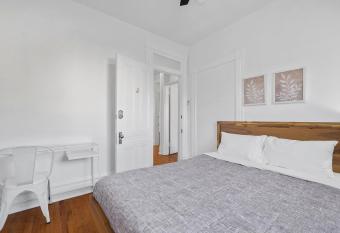 Bloomfield/Shadyside @J Bright and Cozy Private Bedroom with Shared Bathroom allows 18 year olds to book a room