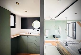 La vie en Grange, la Loire et les ch  teaux has Balcony rooms