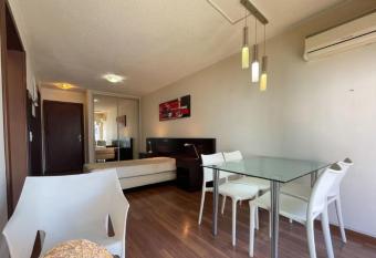 apartamento de lujo allows 18 year olds to book a room