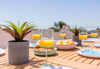 Casa Blanca piscina privada has Balcony rooms