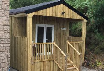 Carnach has Balcony rooms