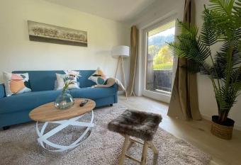 Gro  z  gige FeWo mit Bergblick am Tegernsee has Balcony rooms