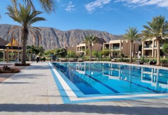 One Bedroom Apartment Muscat Bay has Balcony rooms