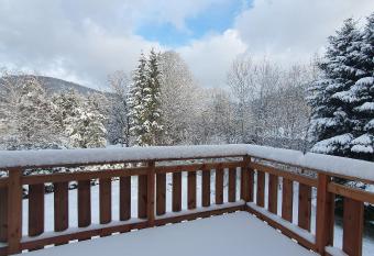 Le Nid des f  es : 6 personnes has Balcony rooms
