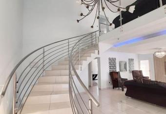 Villa - nearby the beautiful Ocean has Balcony rooms