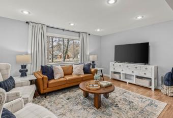 Home Near John Brown University has Balcony rooms