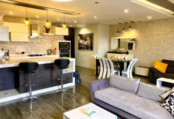 A Luxury Spacious condo New Cairo, Madinaty allows 18 year olds to book a room