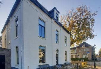 De Oude Pastorie has Balcony rooms