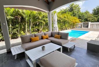 VILLA FLEUR DE LYS Piscine Barbecue Babyfoot Jeux soci  t   has Balcony rooms