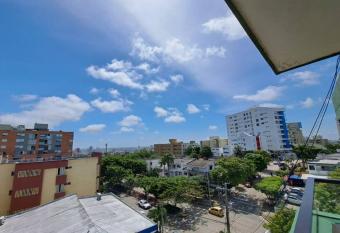 Penthouse con espectacular vista y parqueadero has Balcony rooms