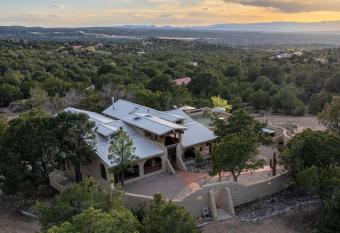 Xanadu Villa has Balcony rooms