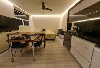 Cute Escaz   Loft -Great view- has rooms with a private hot tub